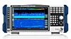 Rohde & Schwarz R&S FPL1044 spektrumanalysator med skjerm som viser frekvensspekter.